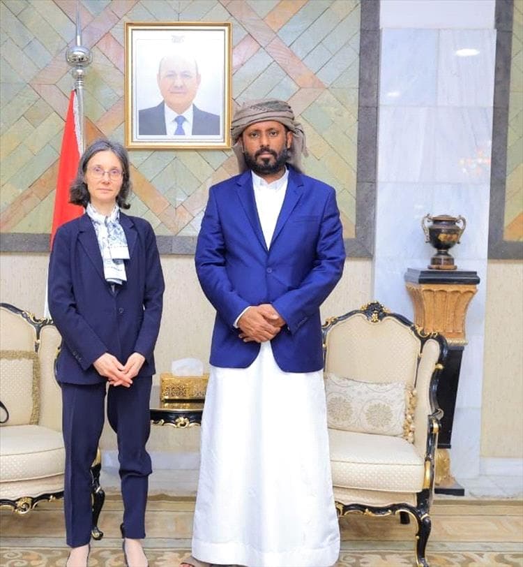 الشيخ عمرو بن حبريش يلتقي سفيرة فرنسا في الرياض لبحث مستجدات الأوضاع وتعزيز الشراكات