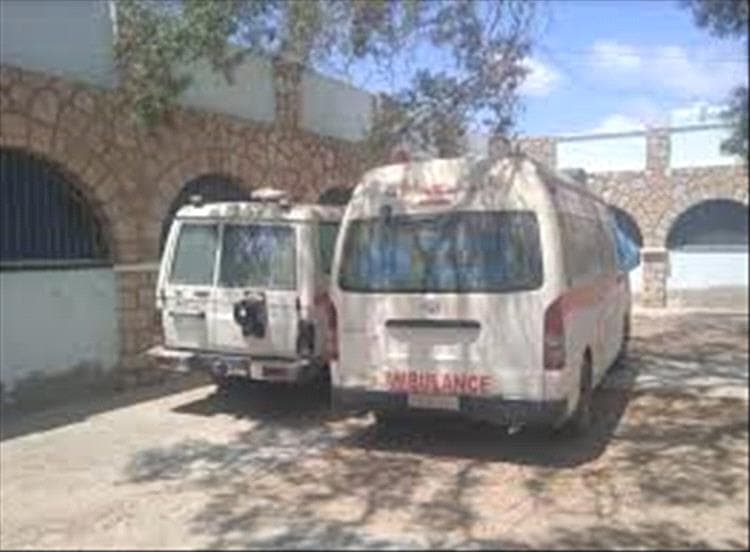 الدعوة لتشكيل لجنة خيرية لجمع التبرعات لإصلاح سيارات إسعاف مستشفى أحور