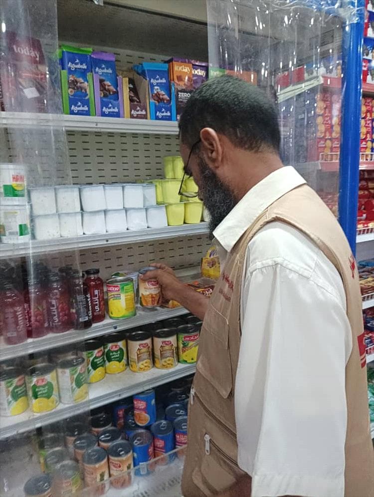 حملات رقابية يومية لمكتب الصناعة والتجارة بخورمكسر لضبط الأسعار ومراقبة الأسواق خلال شهر رمضان