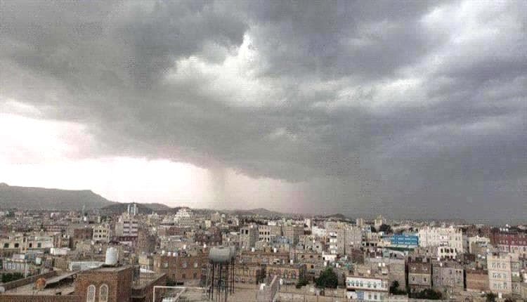 فلكي يتوقع تغيرات جوية مرتقبة وبداية موسم الأمطار قريبًا