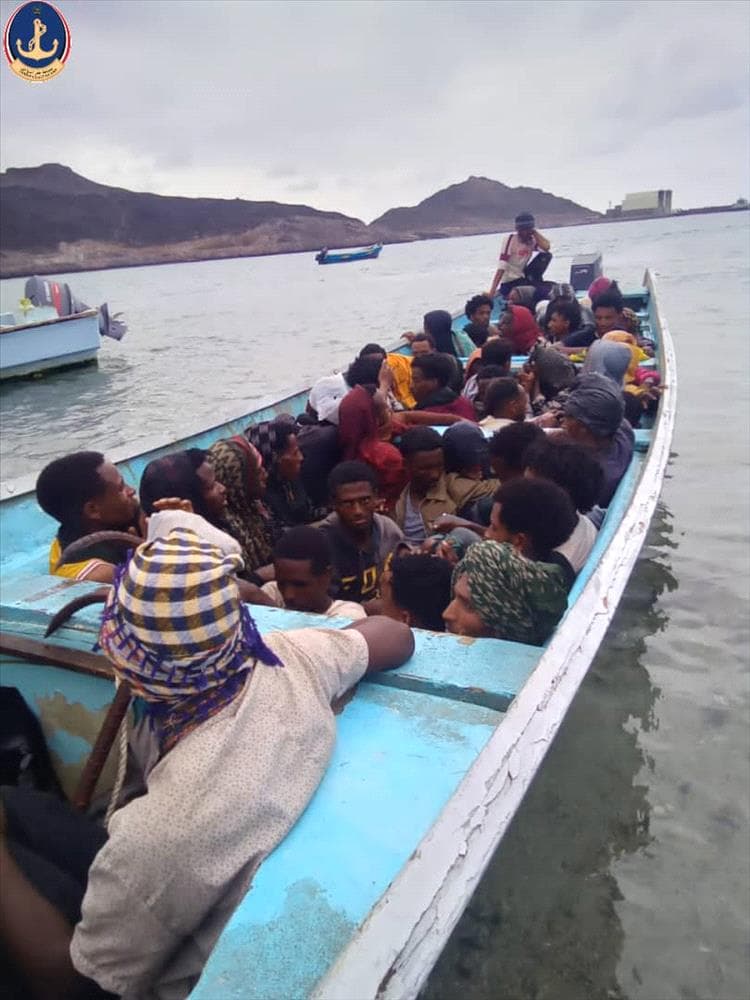 مصلحة خفر السواحل تضبط قارباً لتهريب البشر