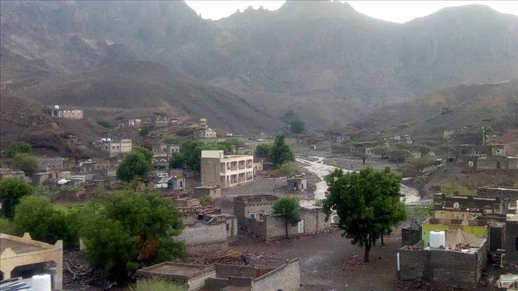 بين الموت والحياة.. طفل من "المسيمير" يرقد في غيبوبة وأسرته تناشد ذوي القلوب الرحيمة لإنقاذة