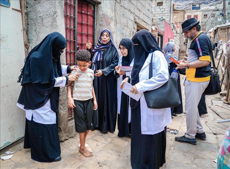 الترصد الوبائي بمديرية صيرة ينفذ نزولاً ميدانياً لضبط حالات الملاريا