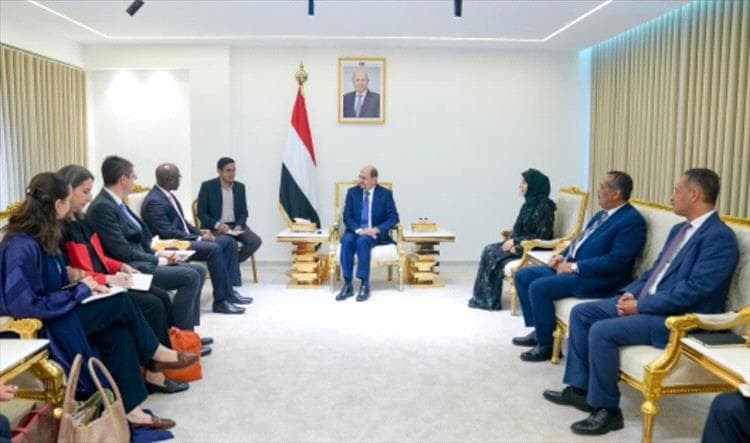 رئيس الوزراء يلتقي نائب رئيس البنك الدولي ويؤكد أهمية تعزيز الشراكة ودعم أولويات الحكومة