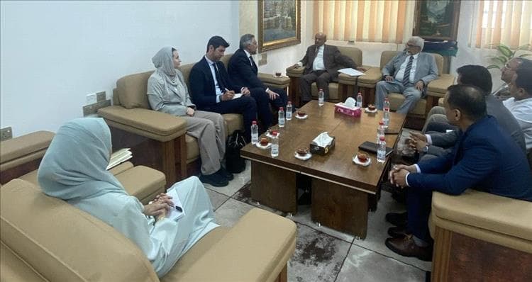 لقاء في عدن يناقش استقرار العملة… دعم أوروبي لجهود البنك المركزي في مواجهة التحديات