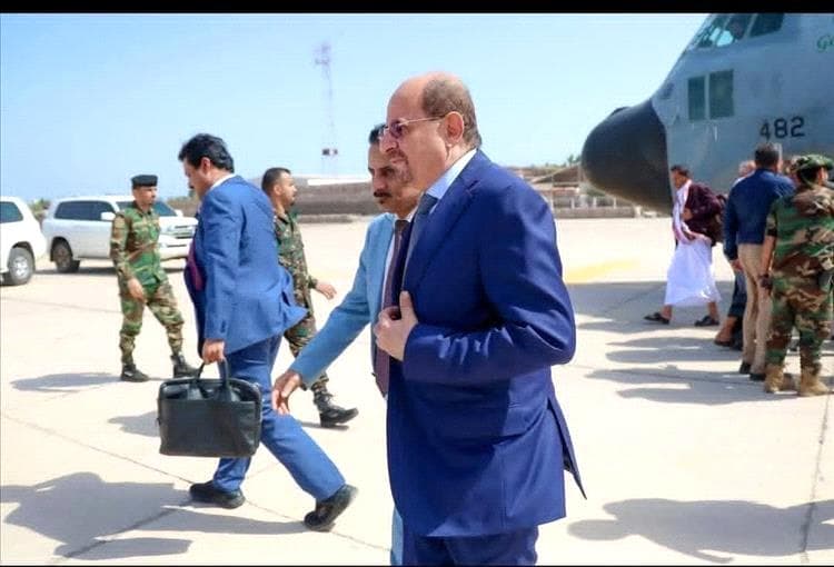 رئيس الوزراء يصل إلى عدن بعد زيارة موسعة للمملكة العربية السعودية