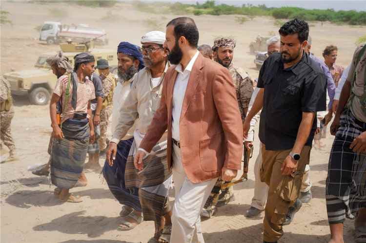 بدعم من قوات درع الوطن..محافظ أبين يتفقد سير الأعمال في تصفية عقمة الجرائب لتعزيز الاستفادة من مياه السيول