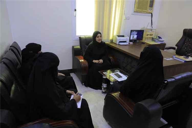 عبير الحضرمي تبحث مع المؤسسات النسوية سبل تعزيز دور المرأة في وادي حضرموت