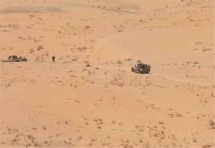 القوات المسلحة تدمر آليات ومدفعية وتدك ثكنات ومخازن المليشيات الحوثية جنوبي مأرب