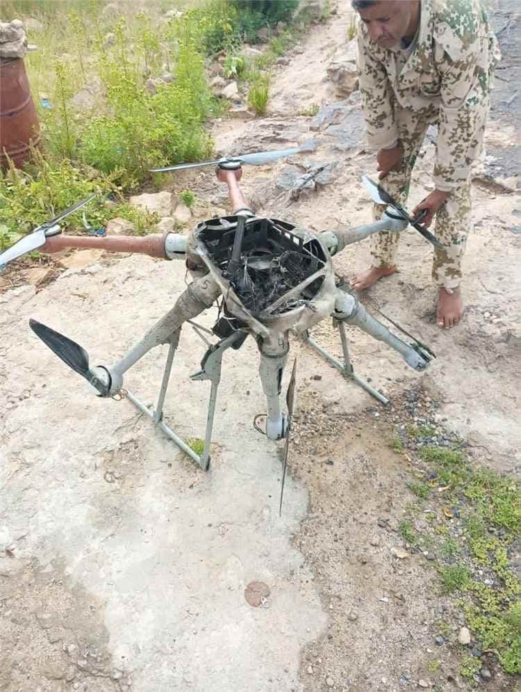 مقتل جندي بقصف حوثي مسير جنوبي شرقي تعز