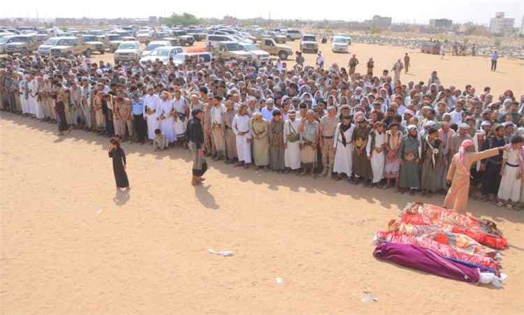 تشييع أربعة من منتسبي القوات المسلحة استشهدوا في جبهة حريب بمحافظة مأرب