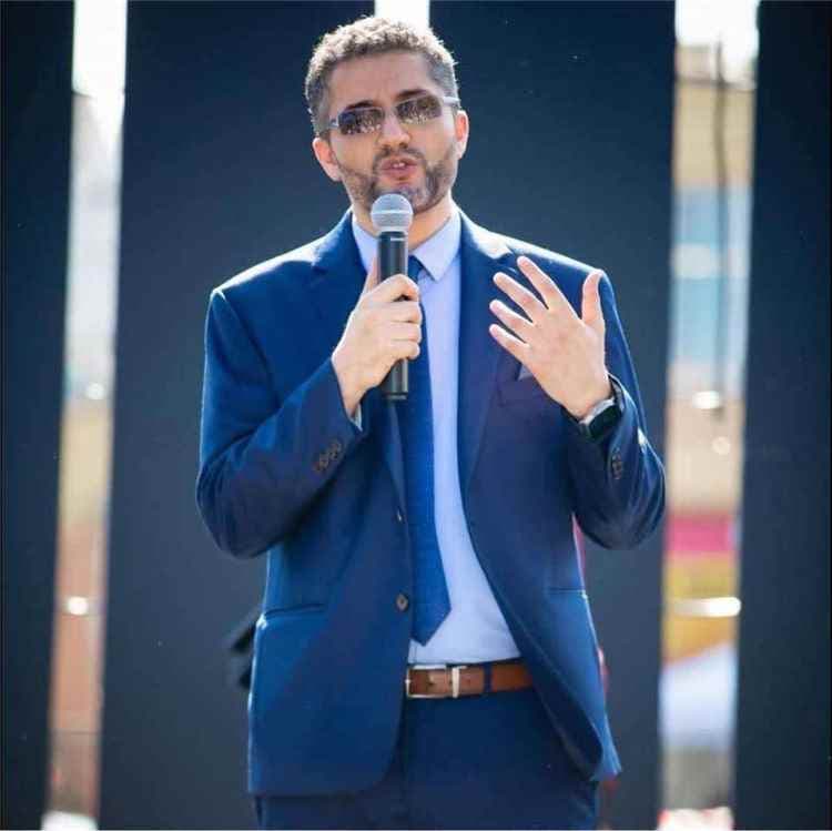 مسؤول يمني أمريكي: معاركي السياسية انتهت وسأواصل الدفاع عن مواقفي