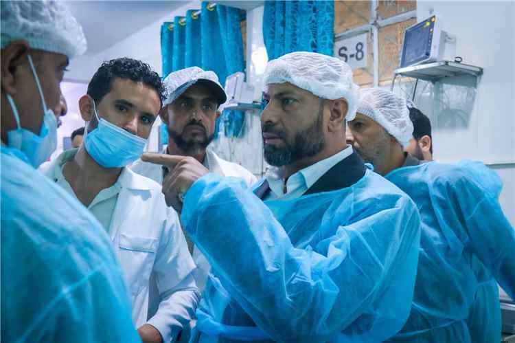 محافظ الضالع يفتتح قسم العناية المركزة في مستشفى النصر العام بمدينة الضالع