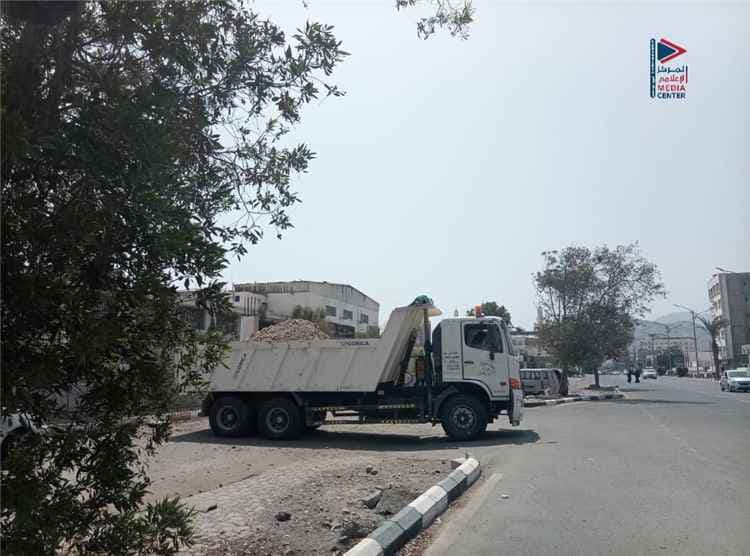 مدير خورمكسر الزهري: صندوق النظافة يواصل حملات تنظيف الشوارع