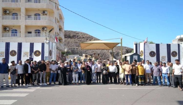 الأمانة العامة تواصل وقفاتها الاحتجاجية في مواجهة محاولة إسكات صوت شعب الجنوب ومصادرة ارادته