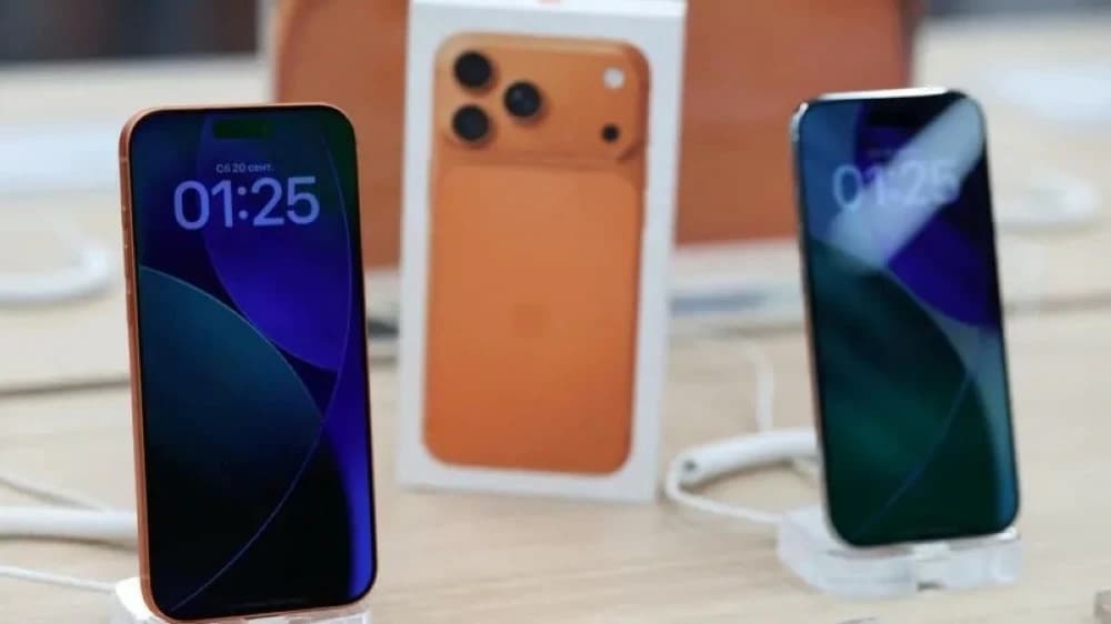 «أبل» تكسر القاعدة وتؤجل «آيفون 18»