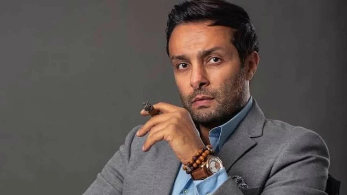 «مش تقولولي عشان أزورني».. وائل عبد العزيز يسخر من حكم السجن