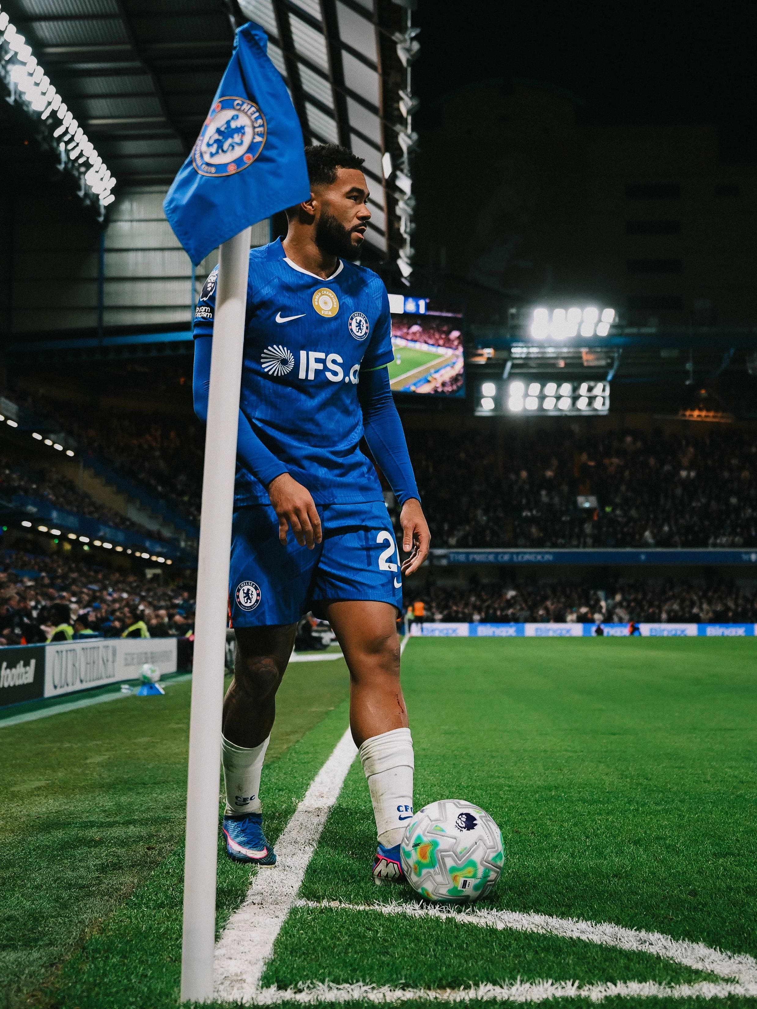 تغريم  تشيلسي  10.75 مليون جنيه إسترليني وحظر تعاقداته