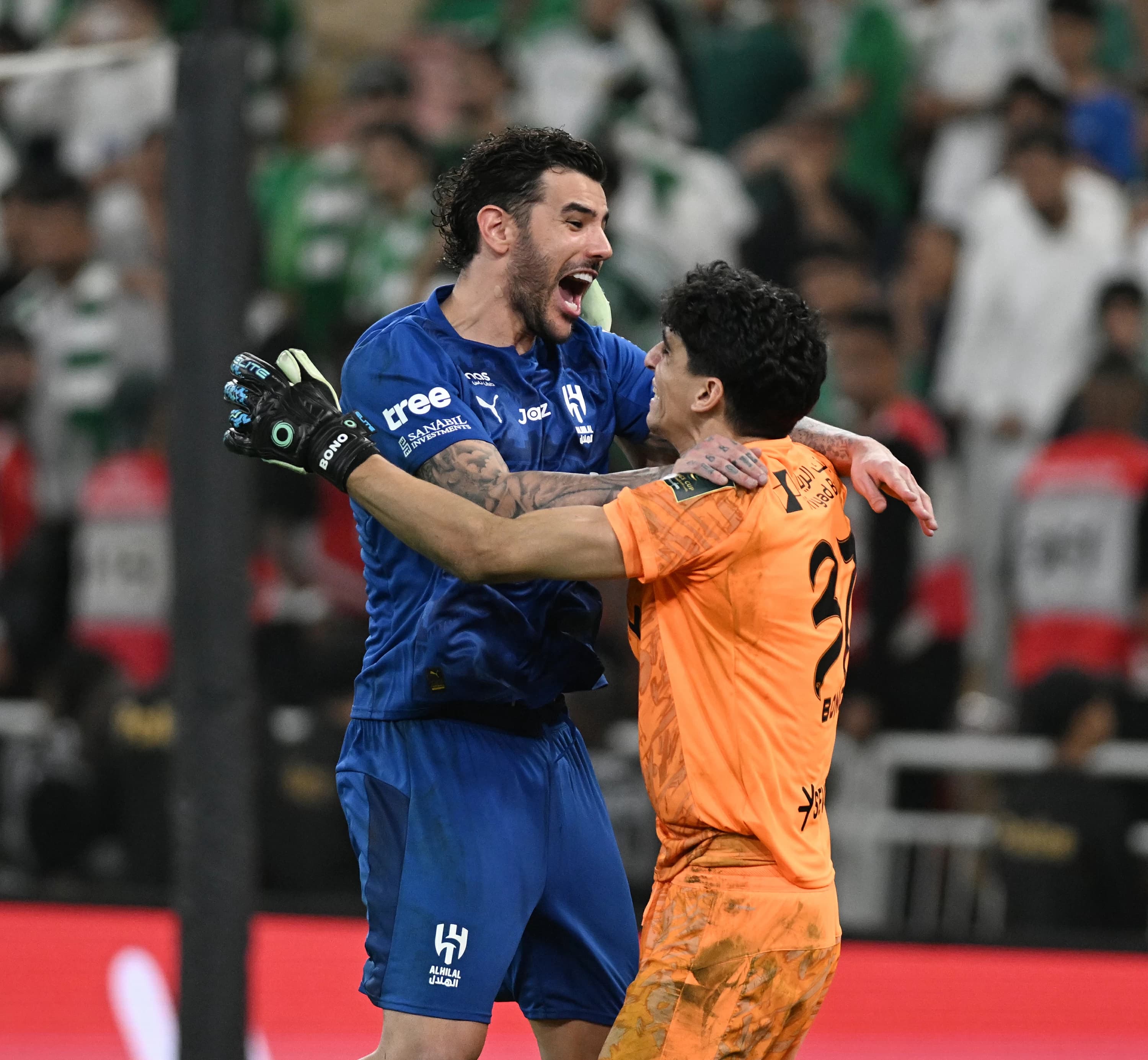 الهلال يتخطى الأهلي ويطير لنهائي أغلى الكؤوس