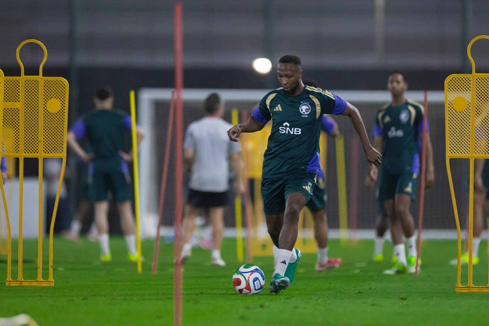 المنتخب السعودي يعتمد على الاستحواذ قبل مواجهة مصر