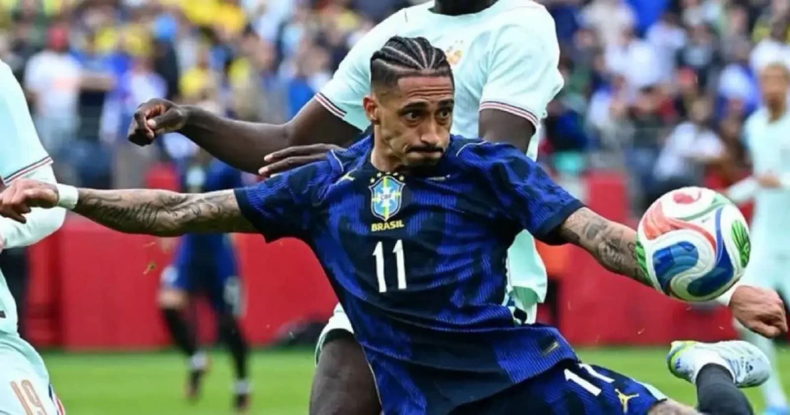 ضربة موجعة لبرشلونة.. رافينيا يغيب 5 أسابيع