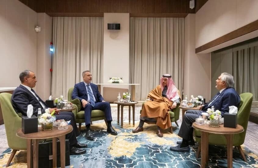 بمشاركة وزراء خارجية السعودية ومصر وتركيا.. اجتماع رباعي في باكستان لخفض التوتر بالمنطقة