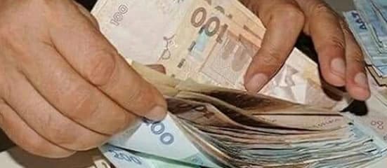 دولة عربية رفعت الأجور 21% وعدلت مواعيد غلق المحلات والمطاعم