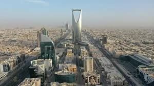 بارتفاع 9 %.. 3.443 مليار قروض من البنوك لـ«الحكومية» و«الخاص»