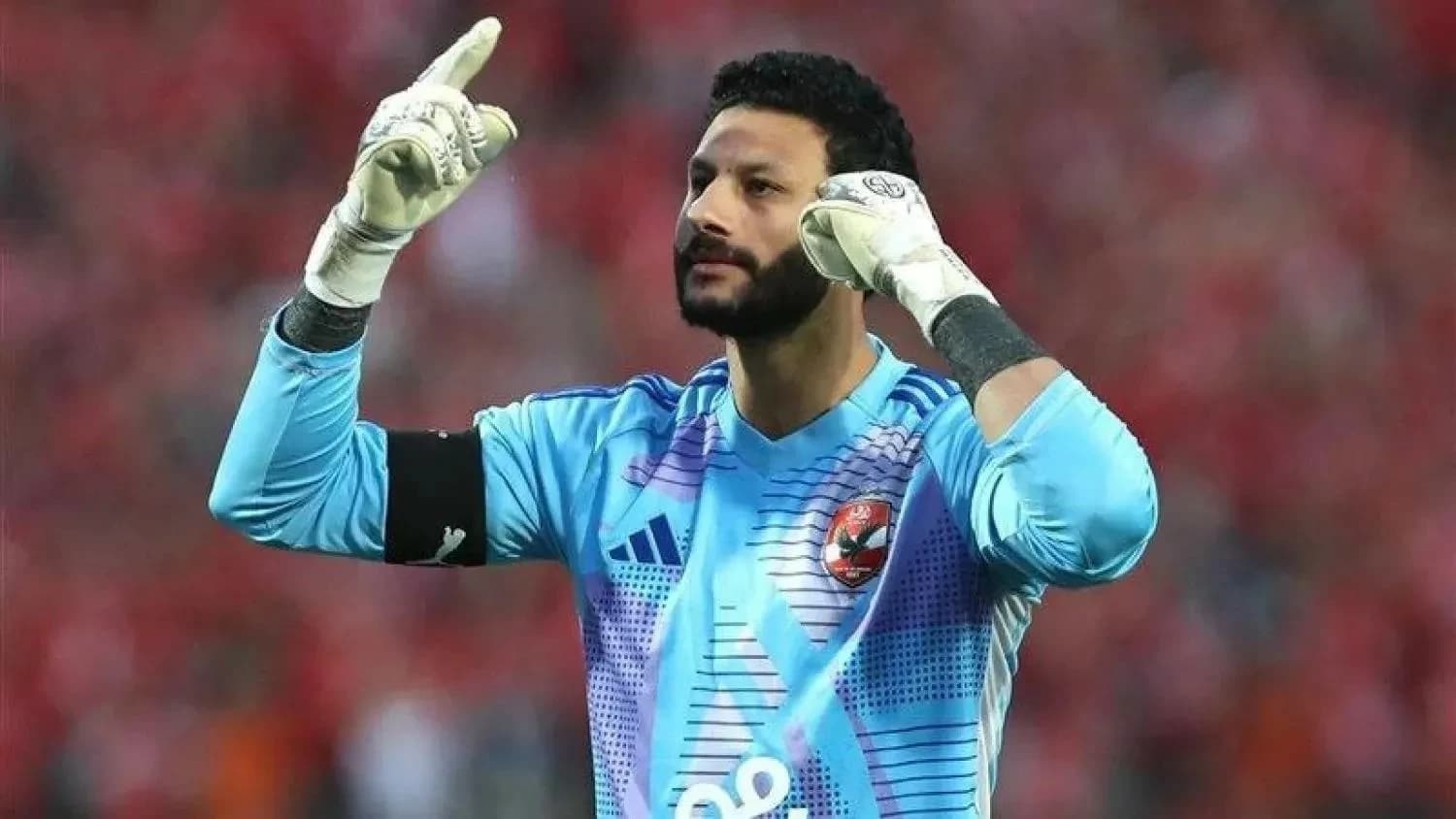 تخفيف عقوبة حارس الأهلي محمد الشناوي من أربع مباريات إلى مباراتين