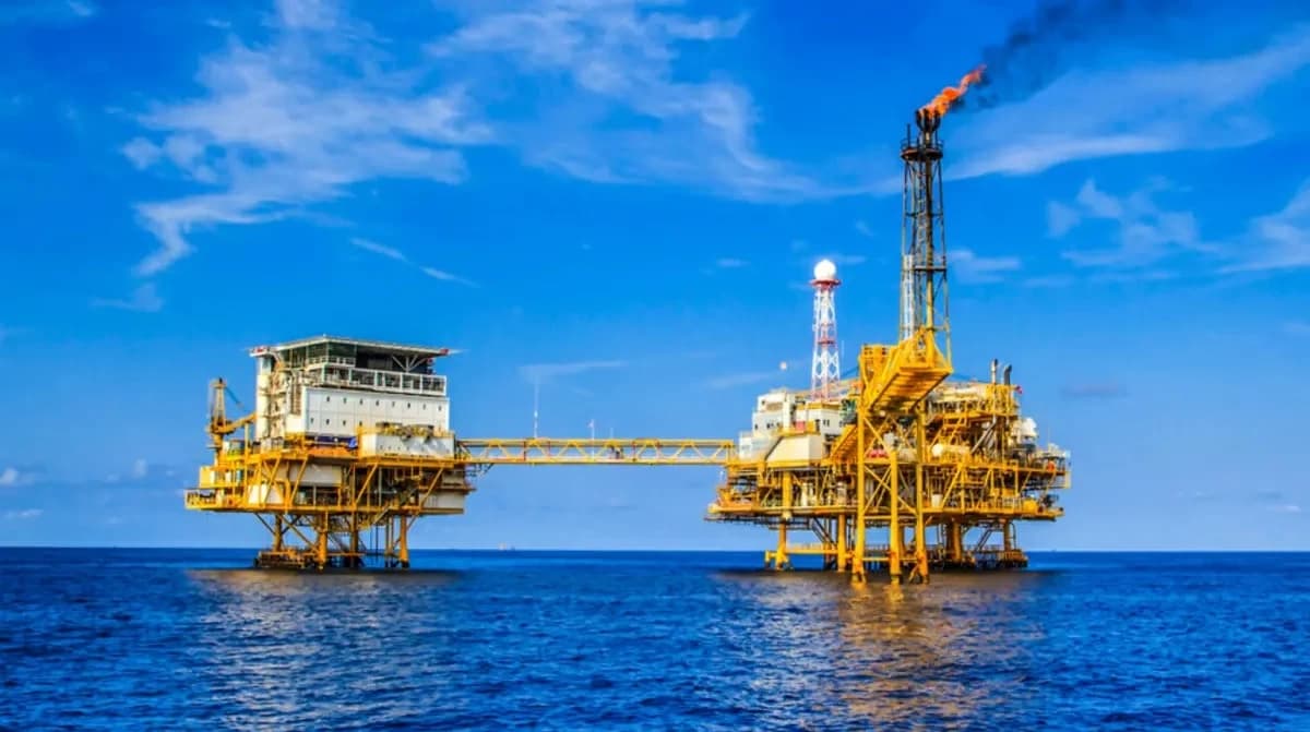 إيران تبدأ فعلياً خفض إنتاج النفط