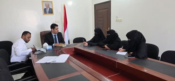 اليمن: وزير حقوق الإنسان يبحث مع "رابطة الأمهات" مصير المختطفين والمخفيين قسراً