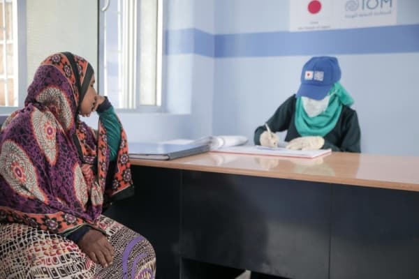 اليمن: منحة يابانية بقيمة 5.3 مليون دولار لتحسين الظروف المعيشية للنازحين والمهاجرين في مأرب