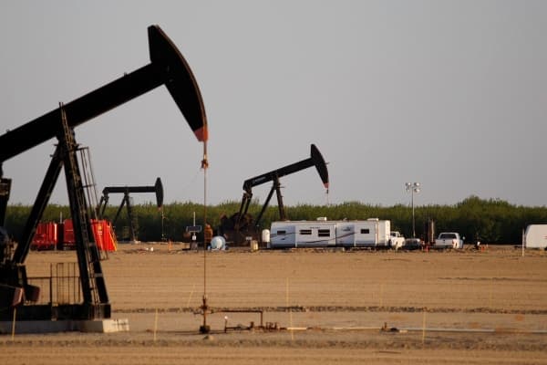 اقتصاد: أسعار النفط تتراجع بعد انتهاء محادثات بين أميركا وإيران في سويسرا