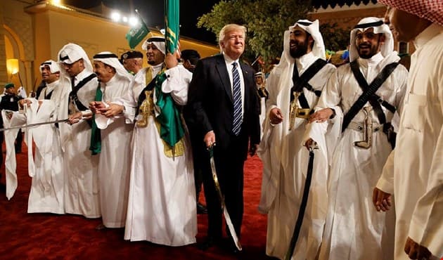 دول خليجية تدعم مواصلة الحرب ضد إيران والأمارات تدفع نحو الغزو البري