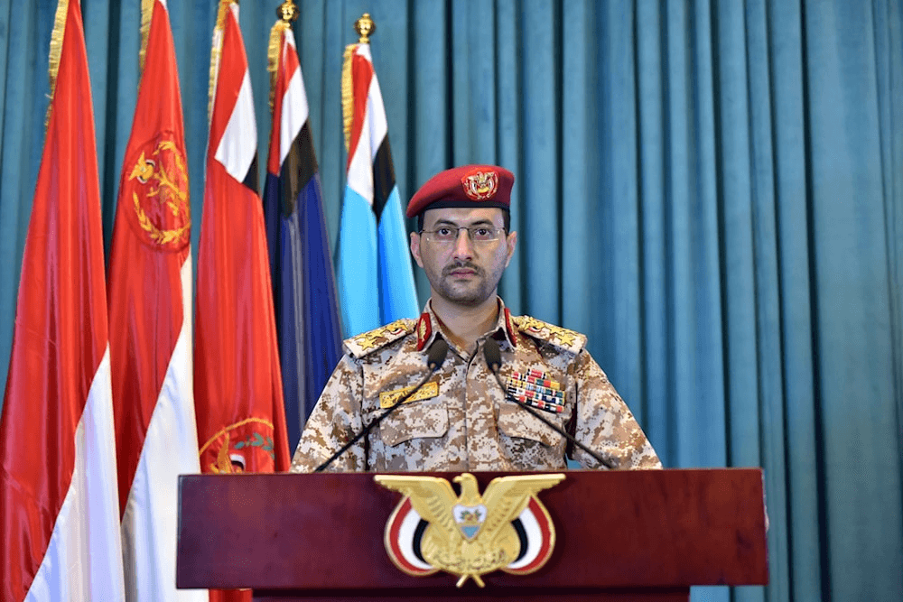 حدد معطيات للتدخل اليمني المباشر.. بيان هام لمتحدث قوات صنعاء حول الحرب على إيران