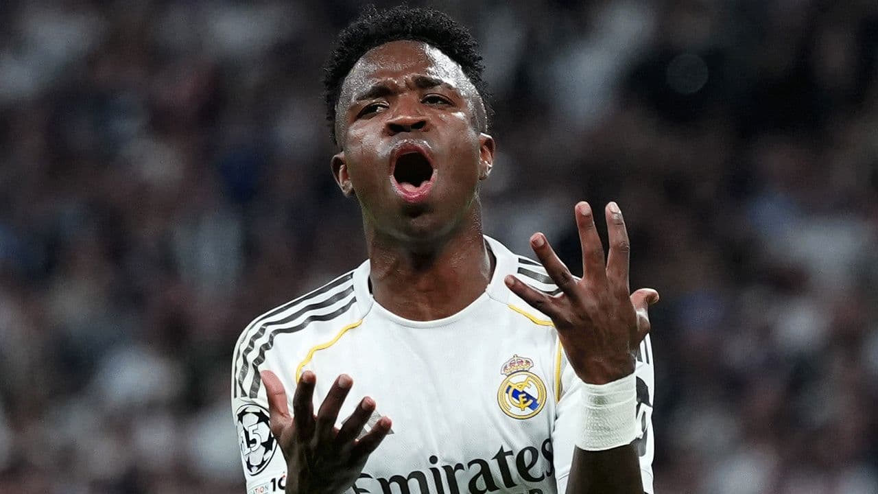 رواية جديدة تنسف الاتفاق بين فينيسيوس وريال مدريد