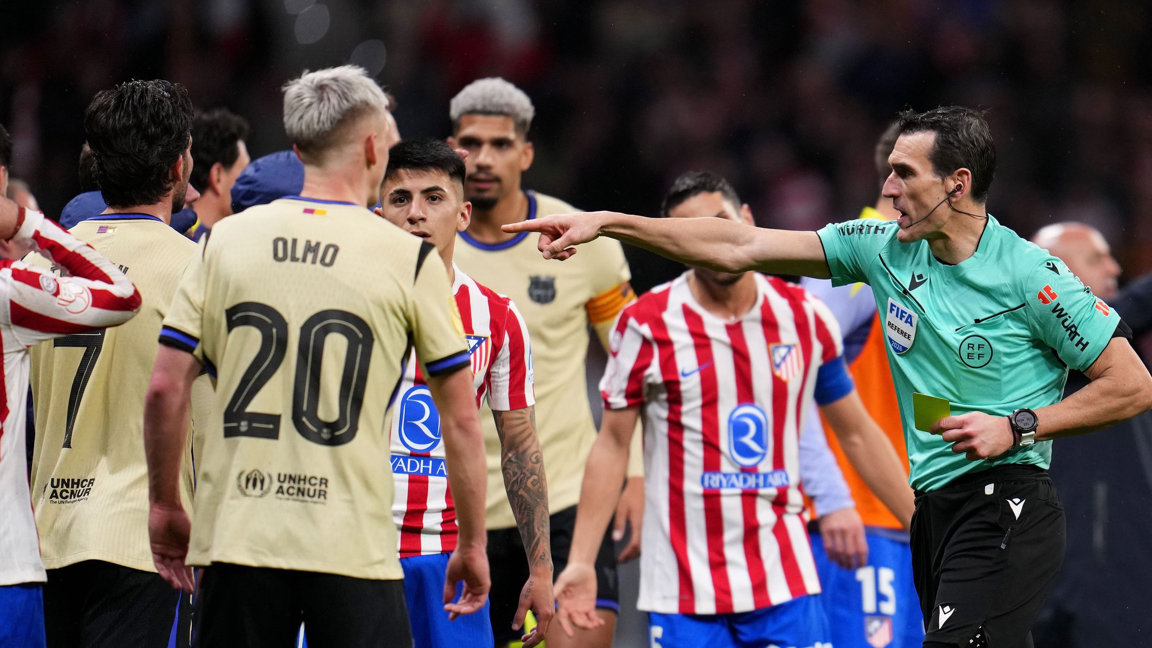 برشلونة يتحدى النحس أمام أتلتيك بيلباو