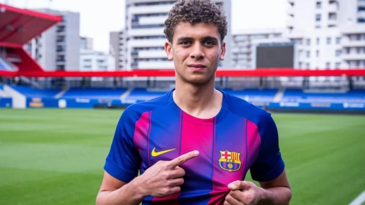 برشلونة يتلزم الصمت تجاه حمزة عبد الكريم.. ويفاجئ زميله