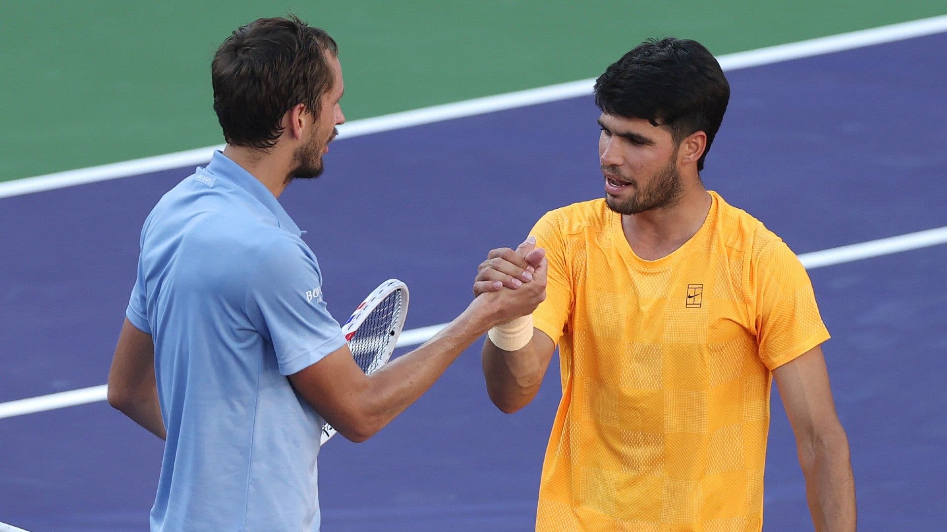 ألكاراز يفجر الجدل مجددًا: ما هذا الذي رأيته من ميدفيديف!