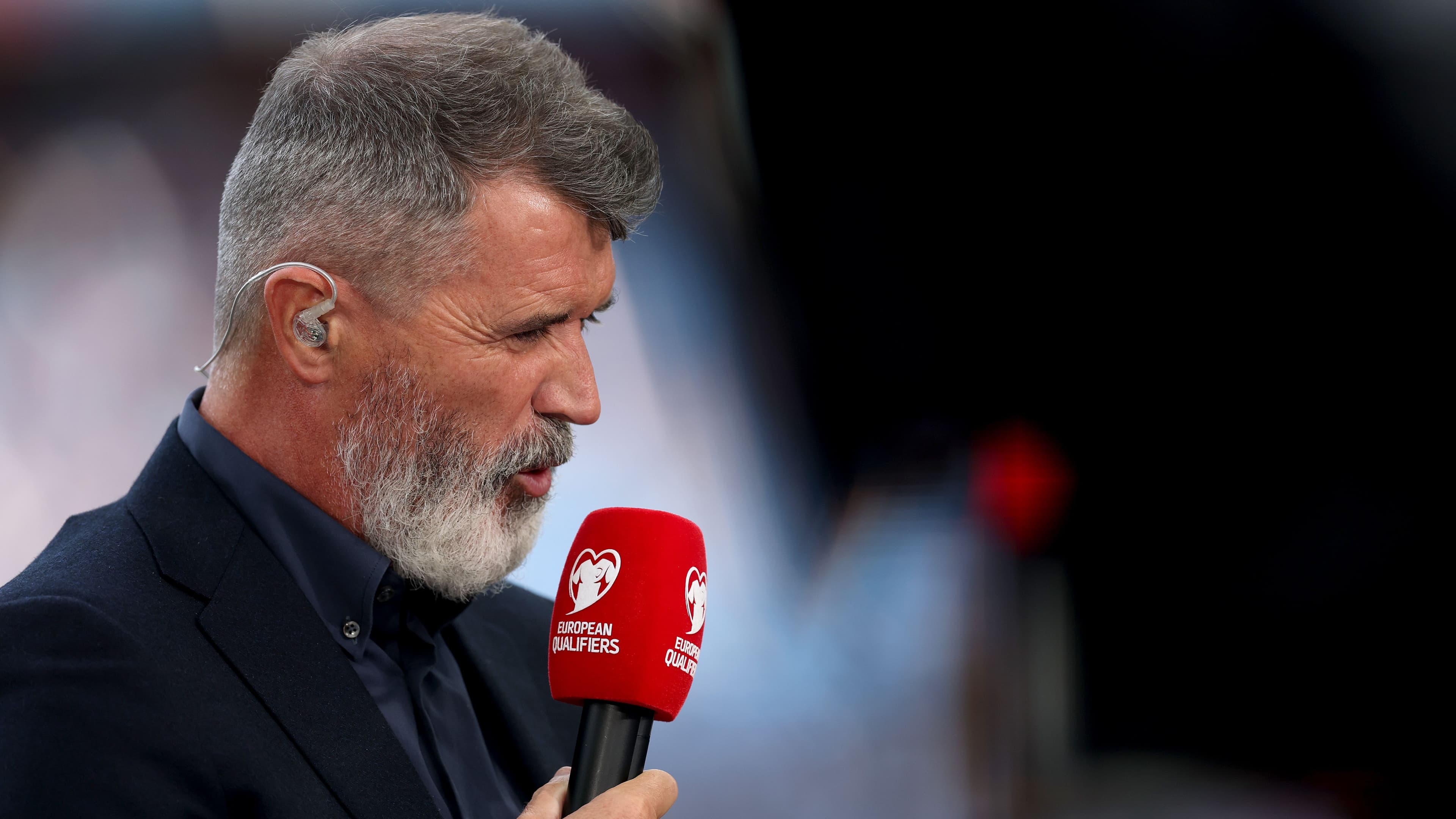 أفضل من كاريك.. روي كين يحدد اسمين لقيادة مانشستر يونايتد