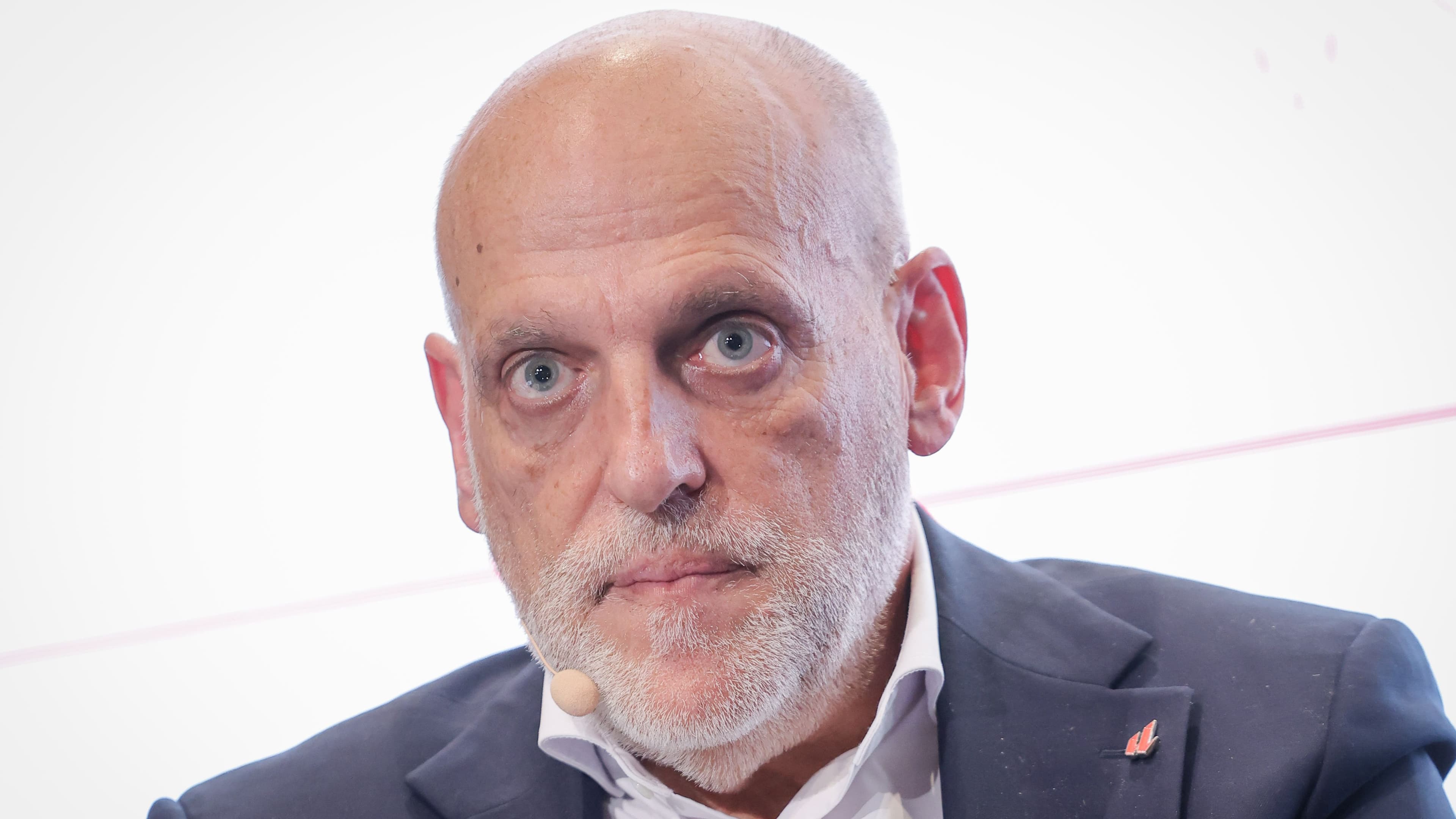 تيباس: برشلونة يسير في الطريق الصحيح وشكاواهما إلى يويفا لن تجدي نفعًا