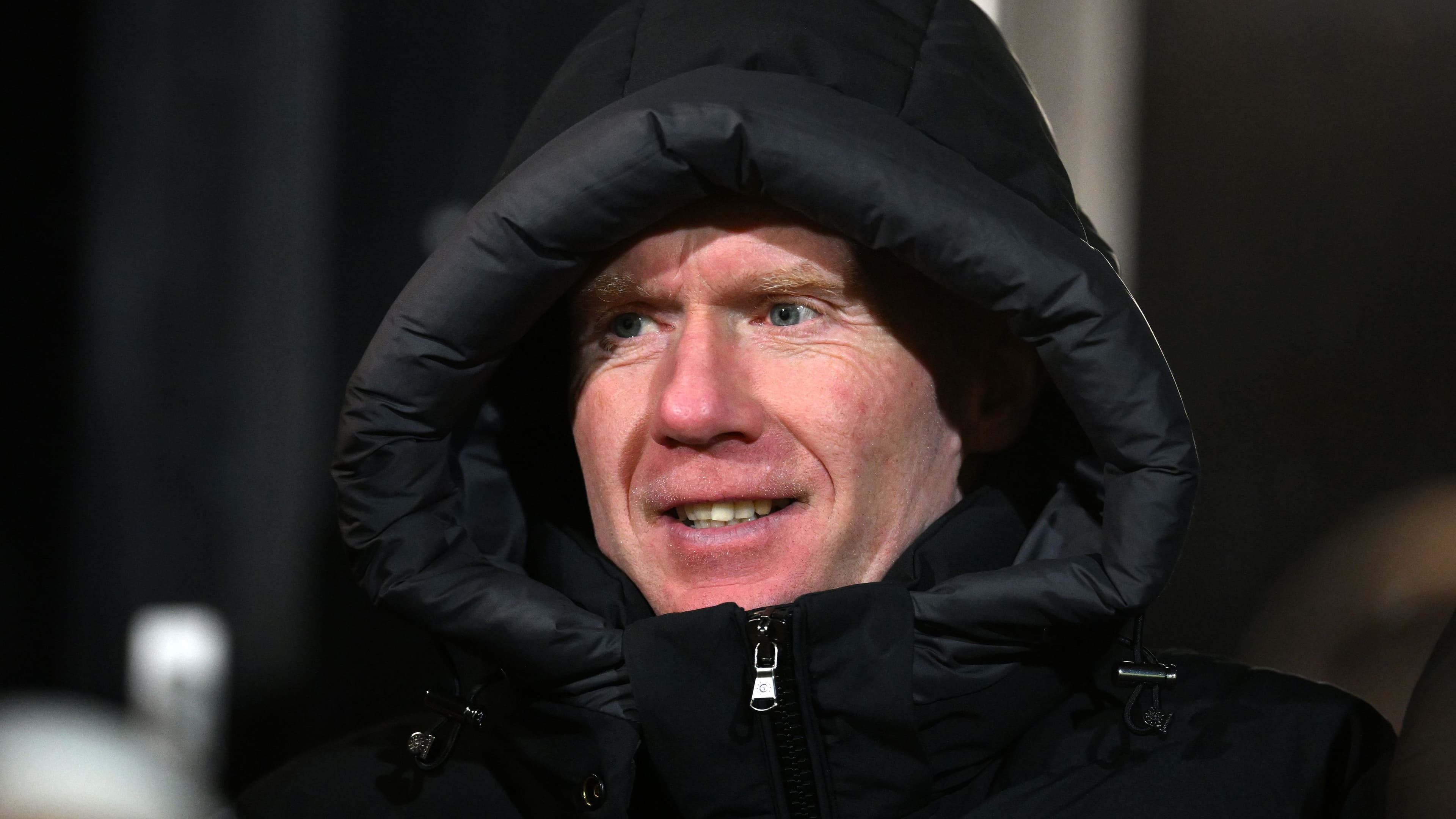 سكولز: سلوت جعل أنفيلد من أسهل ملاعب البريميرليج