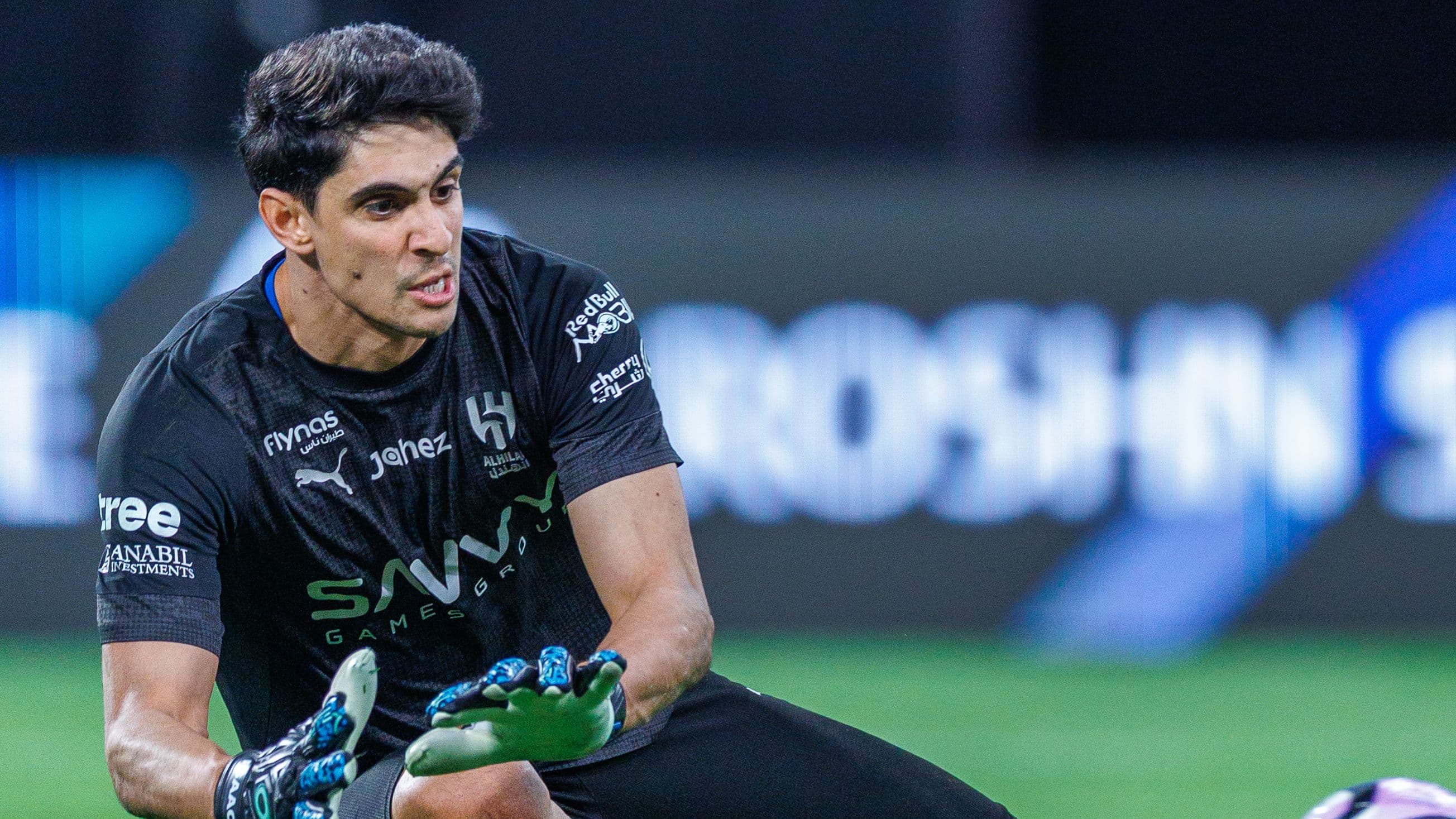 بالفيديو.. بونو يبكي بسبب الوداد