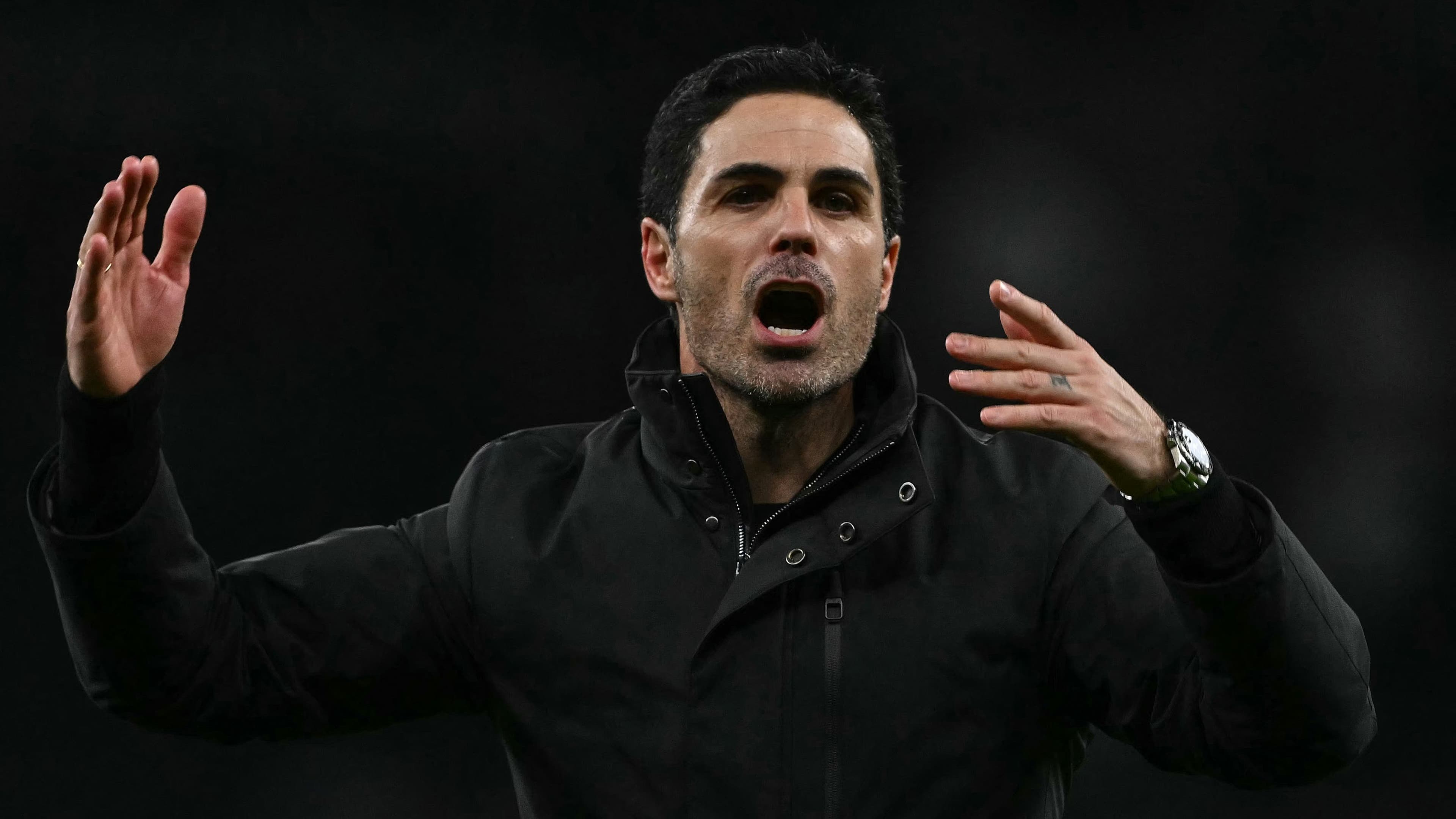 أرتيتا: الملاعب السيئة تضع سمعة آرسنال على المحك