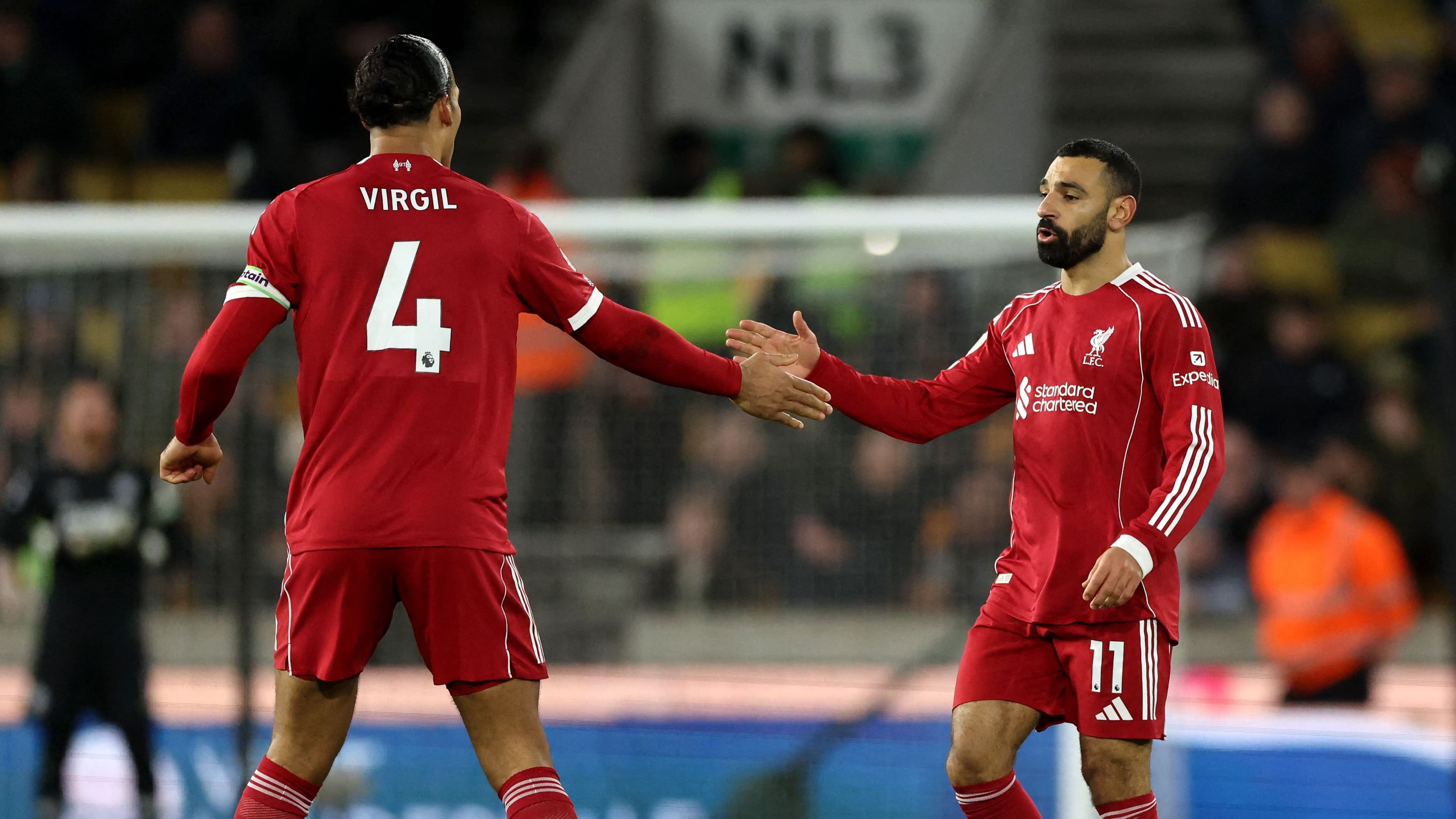 فان دايك يحذر من فراغ القيادة مع رحيل صلاح وروبرتسون