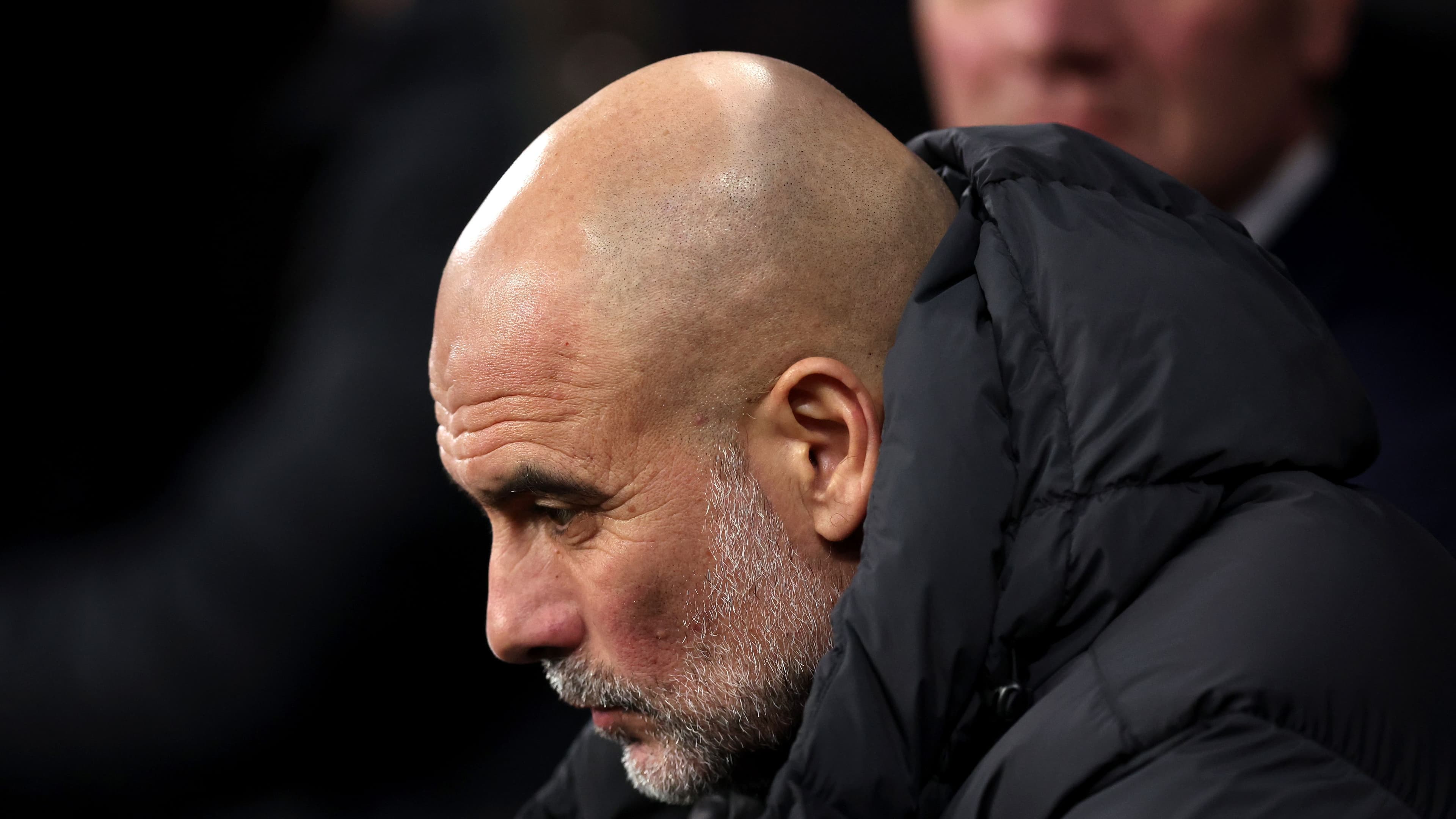 قرر الرحيل.. نجم السيتي يخالف رغبة جوارديولا