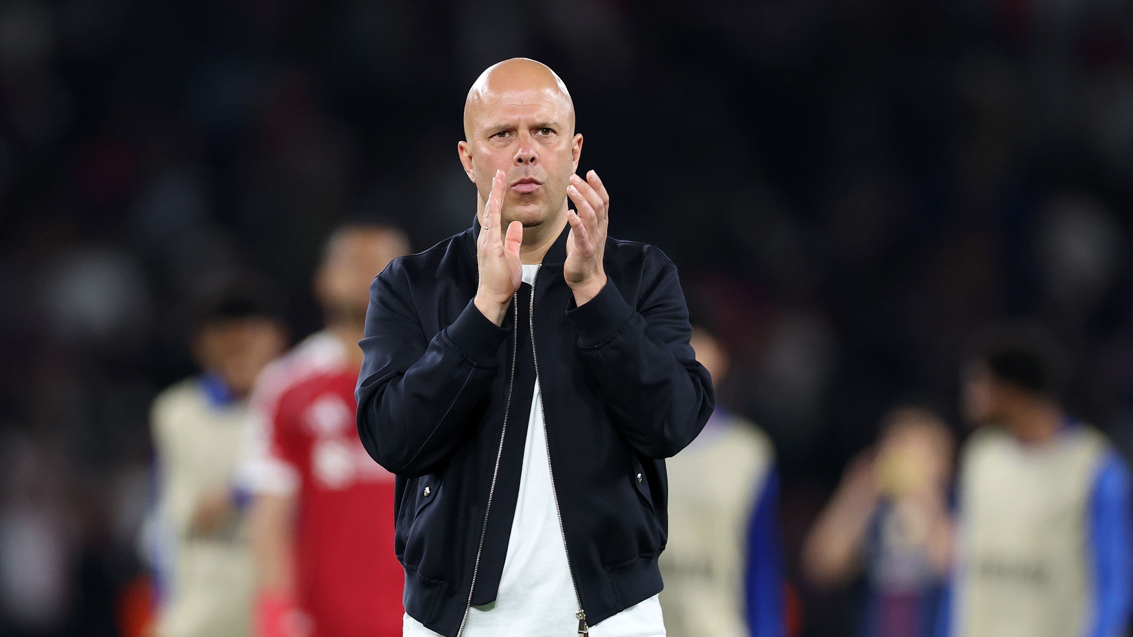 سلوت يكشف مستقبله مع ليفربول.. ويرد على احتجاج الجماهير