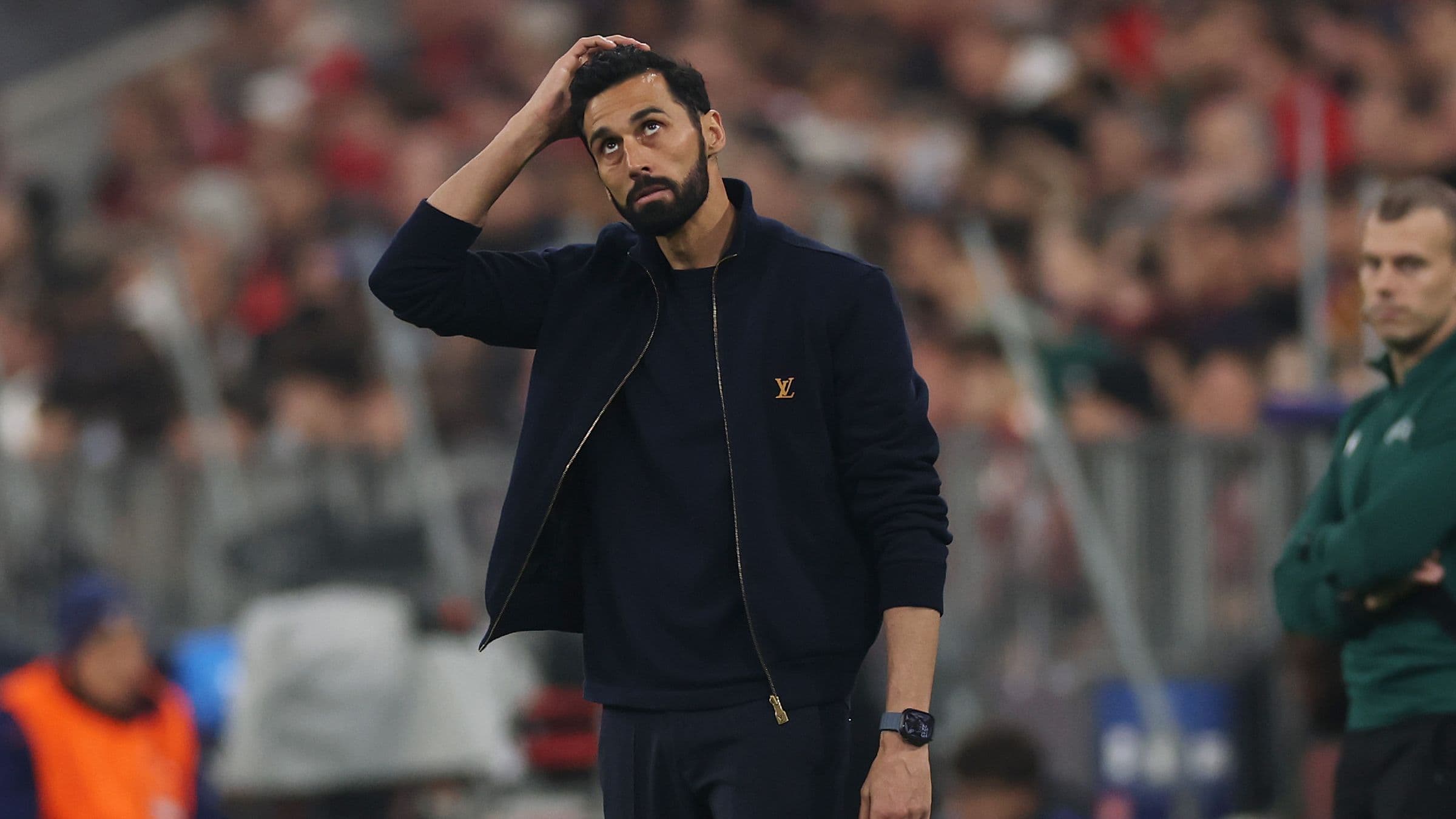 مغامرة أربيلوا.. لاعبو ريال مدريد يسيرون عكس بيريز