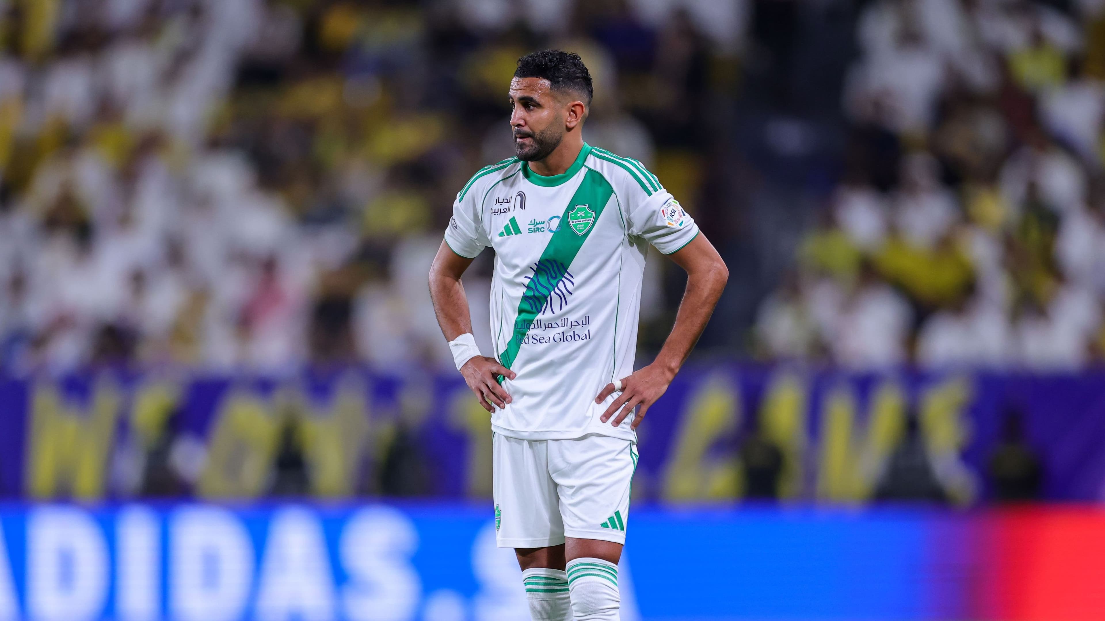 أسطورة الهلال: لا يمكن مقارنة هذا اللاعب برياض محرز
