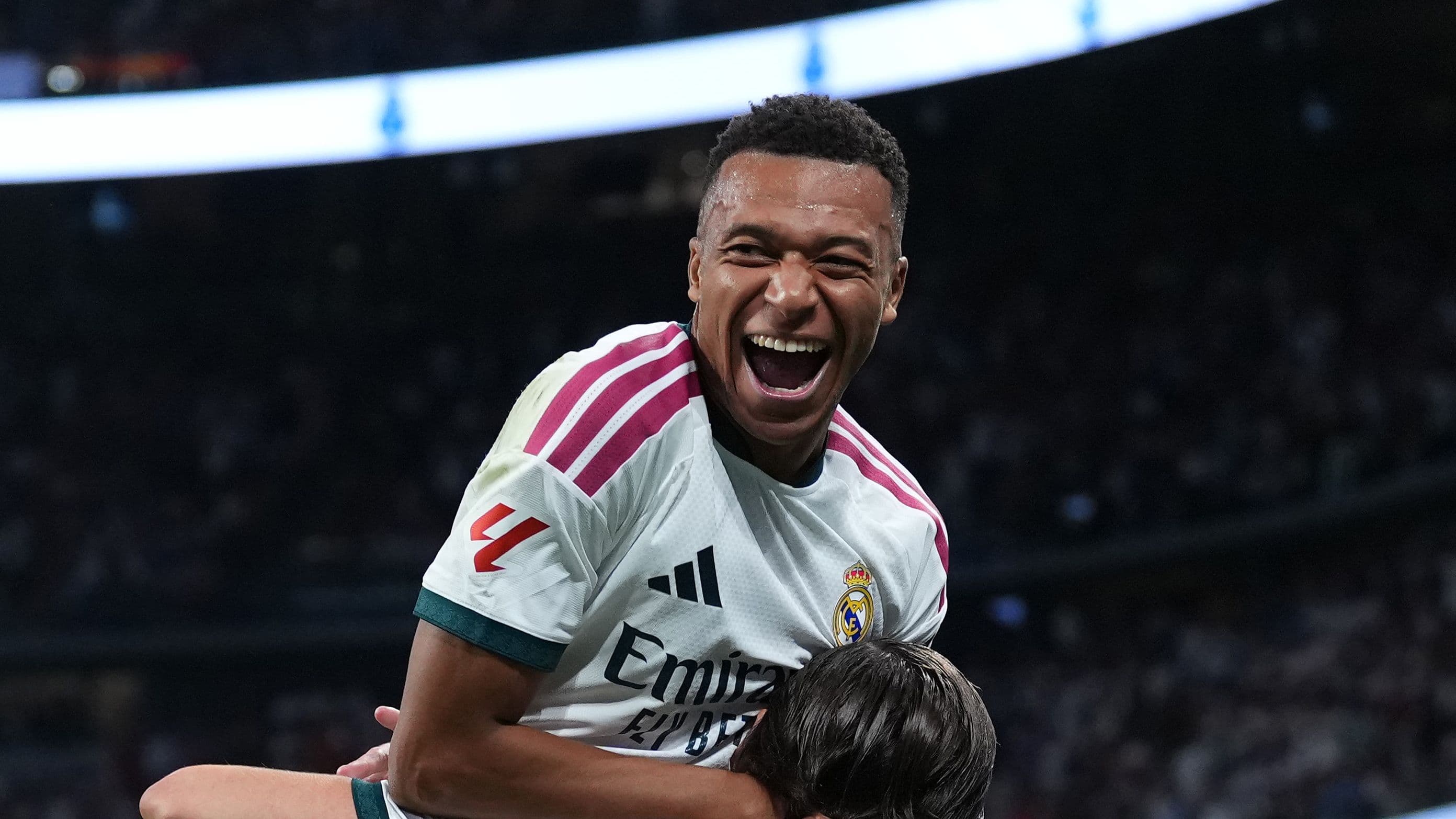 مبابي يواصل مطاردة رونالدو في سباق الأهداف مع ريال مدريد